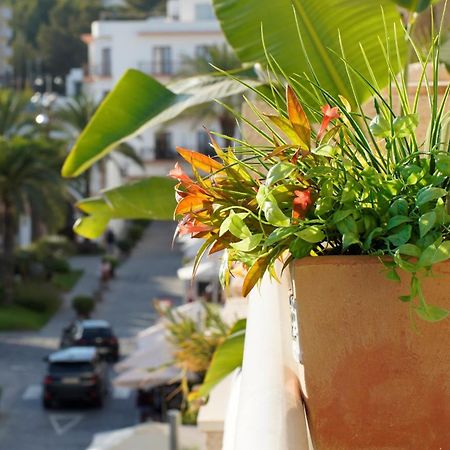 Hostal Yebisah Santa Eularia des Riu Ngoại thất bức ảnh