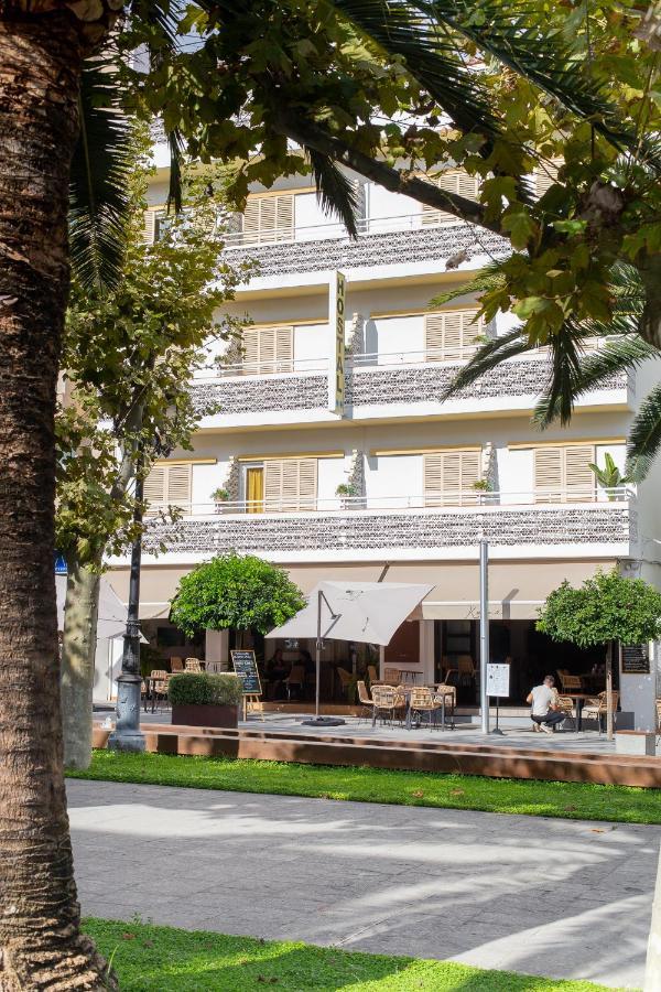 Hostal Yebisah Santa Eularia des Riu Ngoại thất bức ảnh