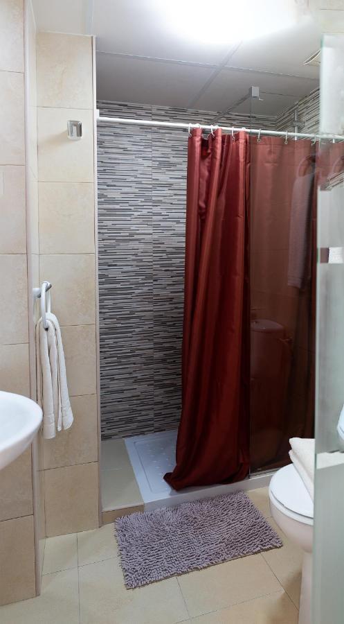 Hostal Yebisah Santa Eularia des Riu Ngoại thất bức ảnh
