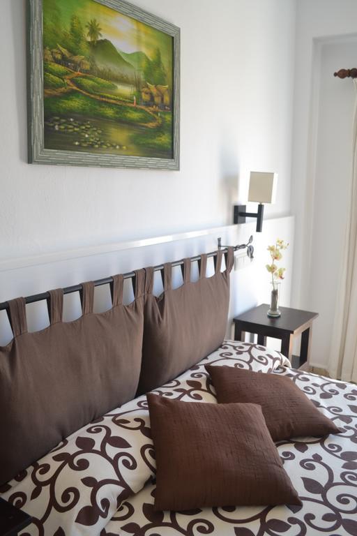 Hostal Yebisah Santa Eularia des Riu Phòng bức ảnh