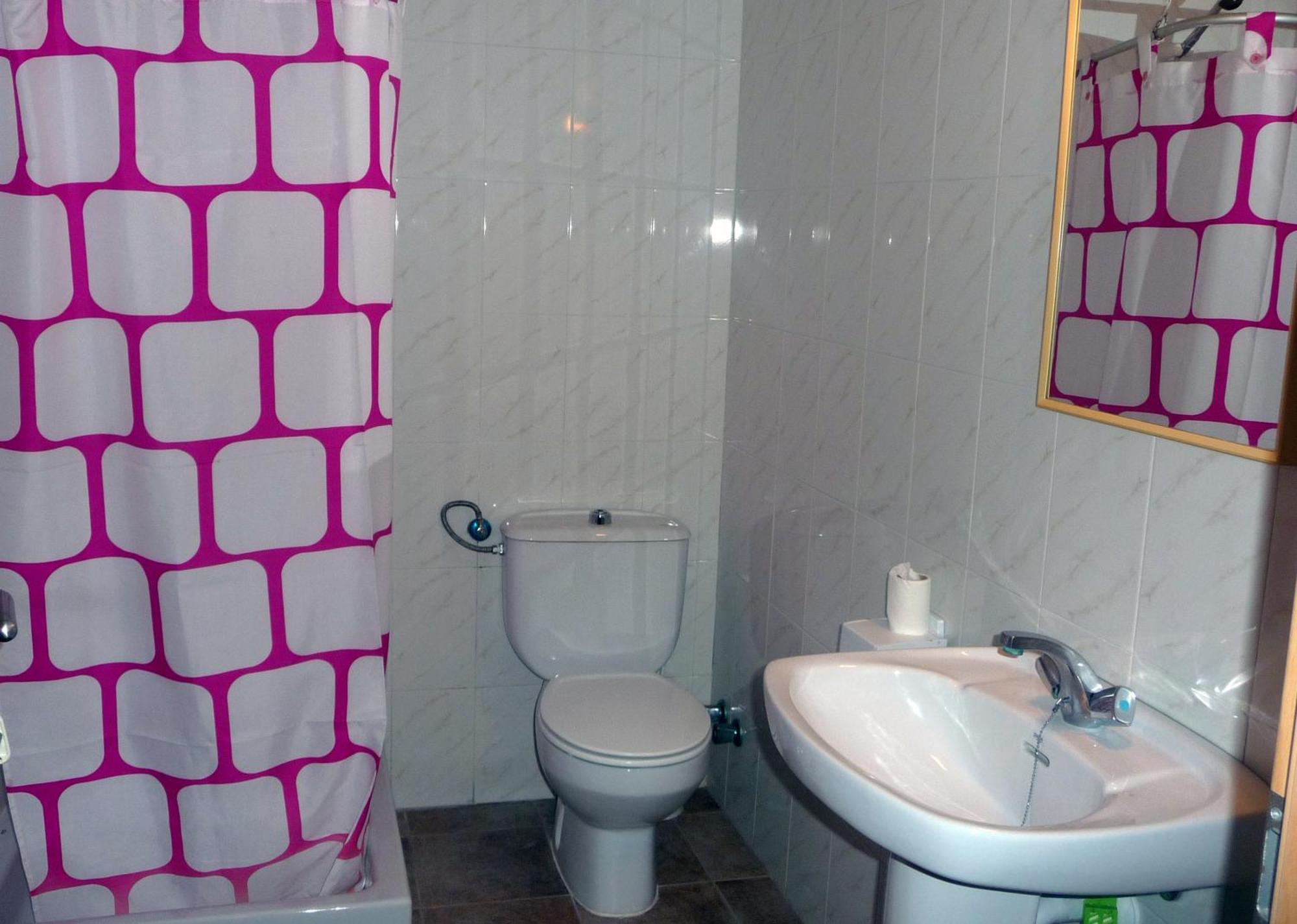 Hostal Yebisah Santa Eularia des Riu Phòng bức ảnh